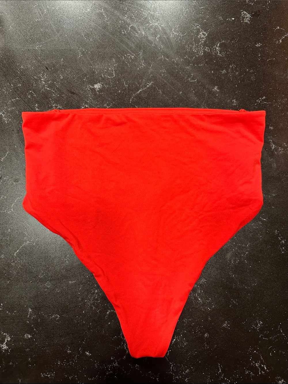 Soma Vanishing Tummy Thong Sz. Medium